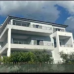 Pulo فيلة *