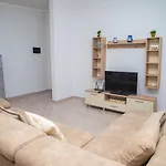 Pulo فيلة Trajas