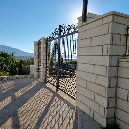 Pulo Villa